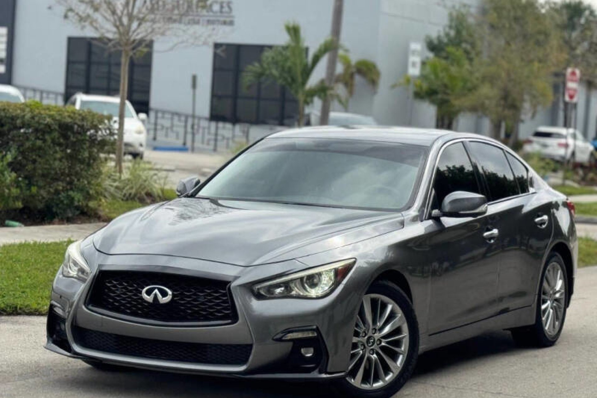 Infiniti Q50 3.0T Luxe