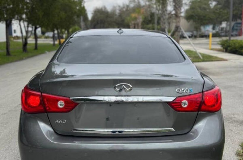 Infiniti Q50 3.0T Luxe