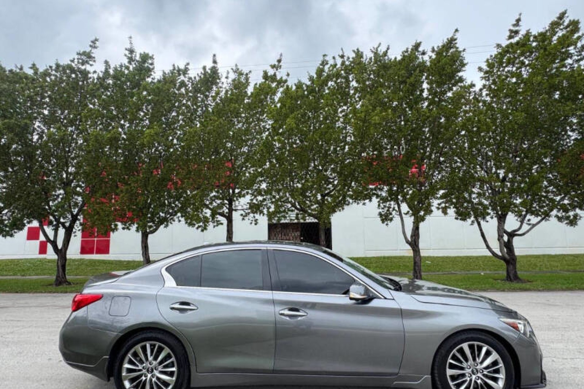 Infiniti Q50 3.0T Luxe