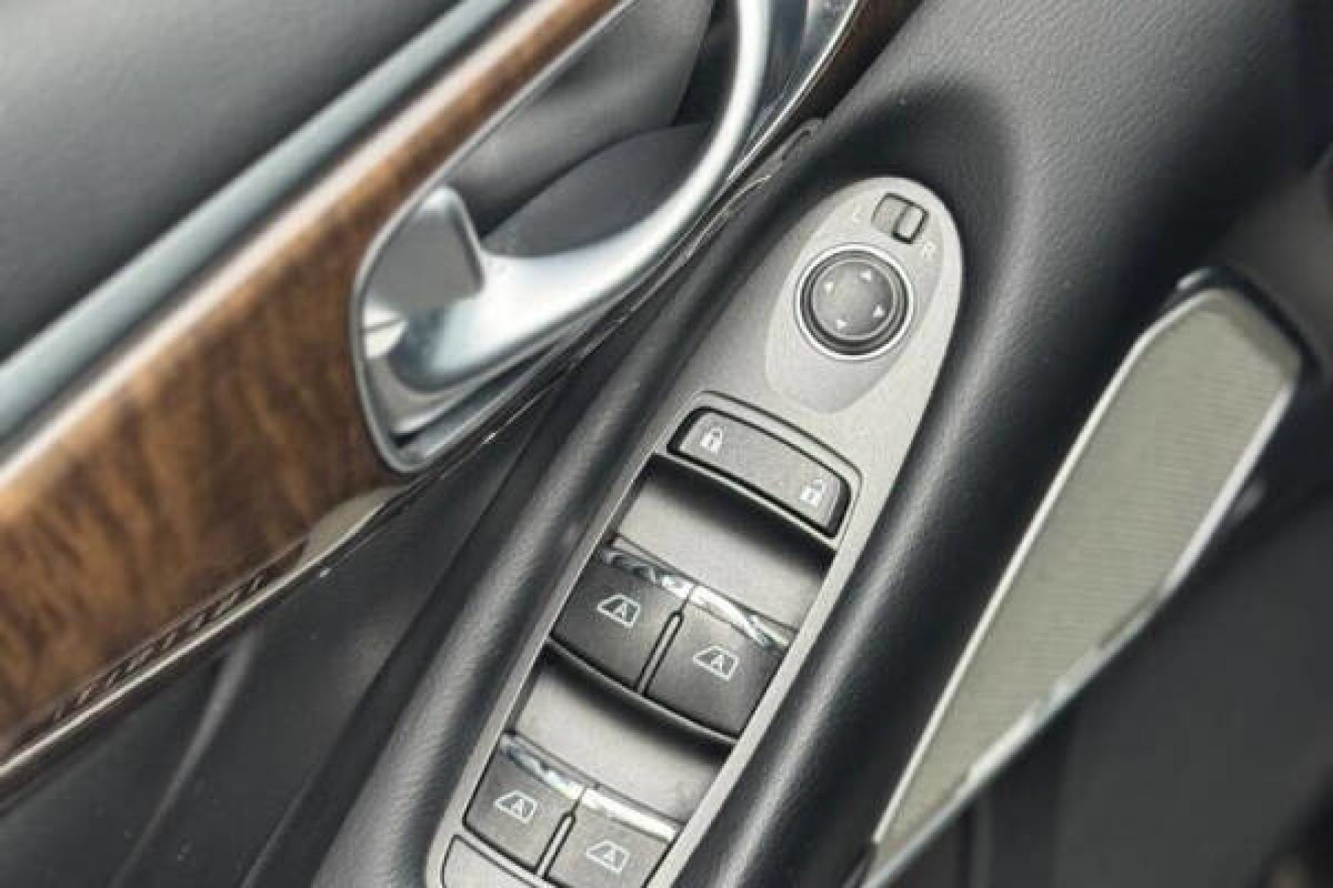 Infiniti Q50 3.0T Luxe